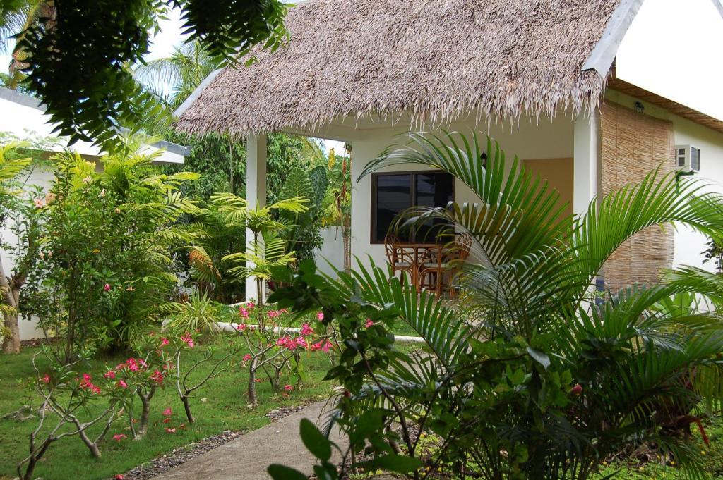 Marcosas Cottages Resort Moalboal Room photo